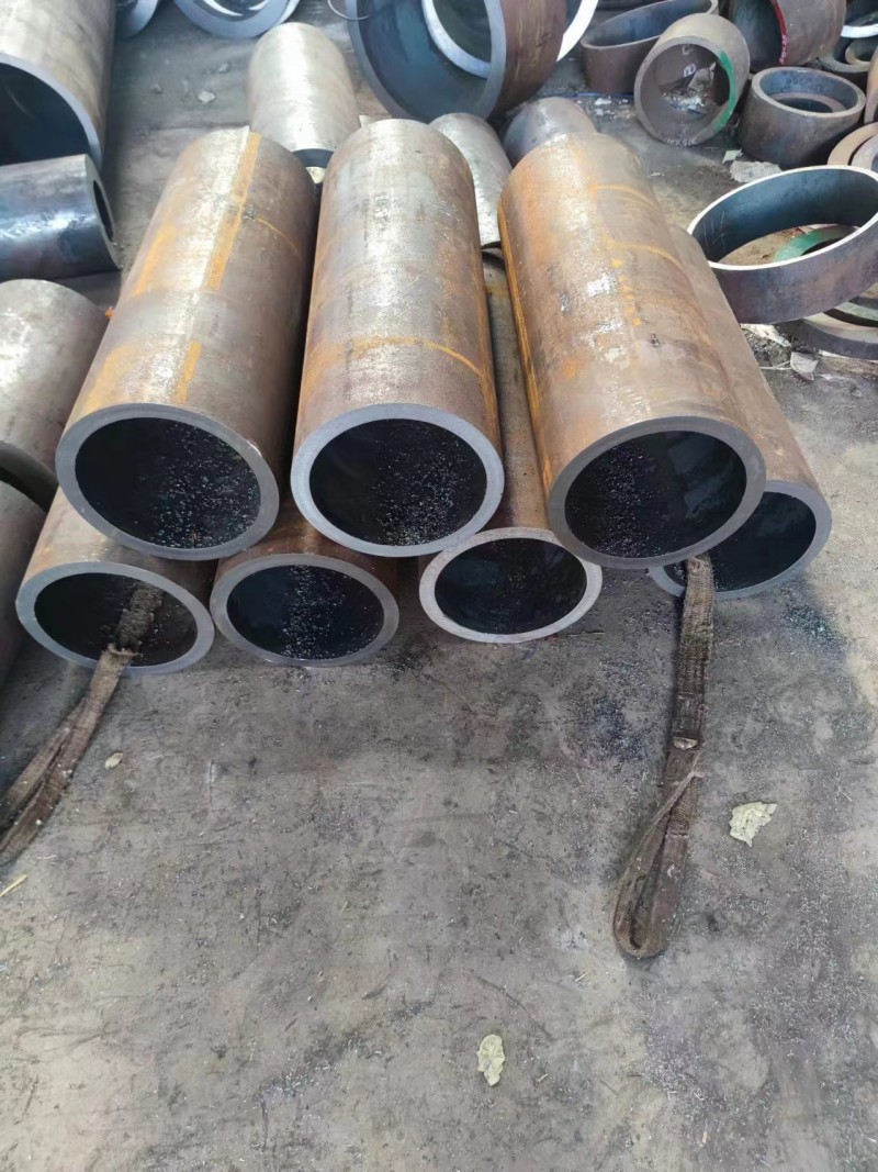 崇川崇川崇川12Cr1MovG无缝钢管切割